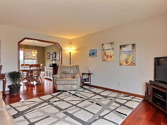 3rd image of 6434 Kristina Ave