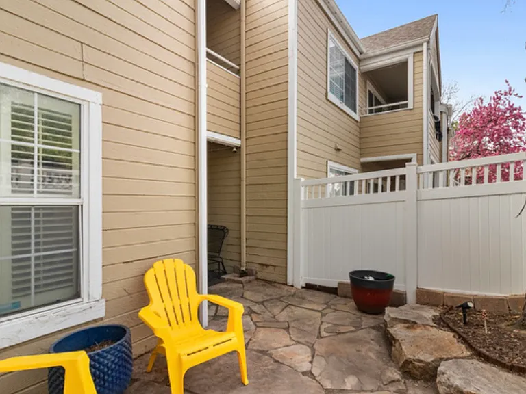 1498 E Foxboro Dr S #1 — Photo 20