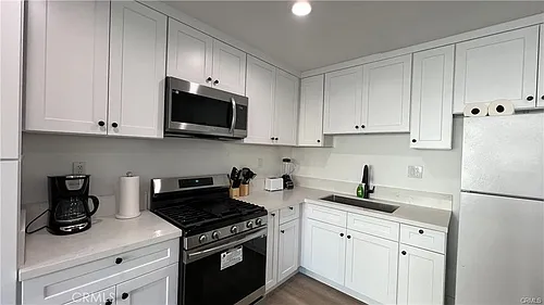 1445 S Cloverdale Ave #1 Photo 1
