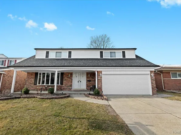 20324 Edmunton St, Saint Clair Shores, MI 48080