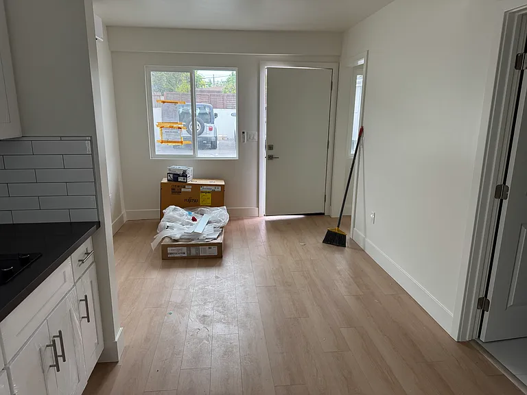 287 16th Pl #10 — Photo 10