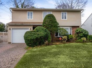 1470 Jenkins St, Merrick, NY 11566