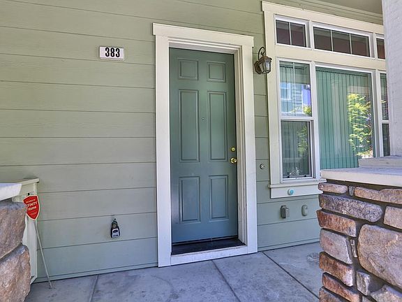 4th image of 383 Destino Cir