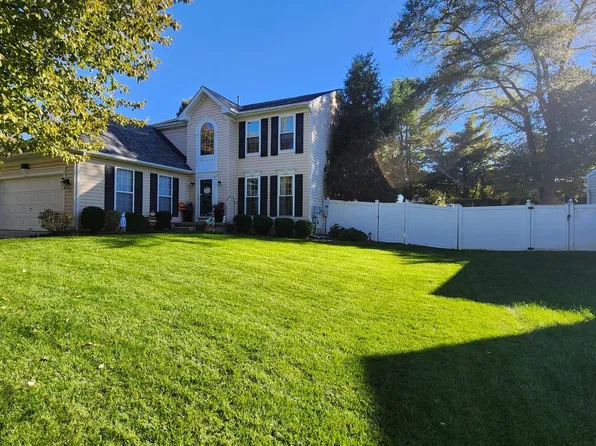6 Canterbury Ct, Lumberton, NJ 08048