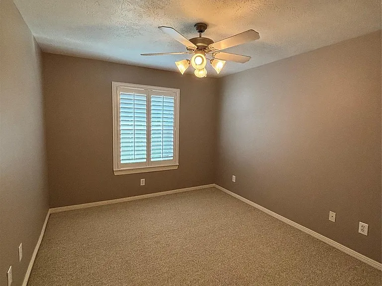 951 Lamonte Ln — Photo 18