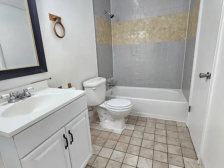 2 bed, 1200 sqft, $2,300 — Photo 2