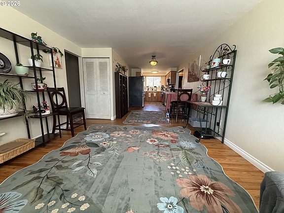 3rd image of 2082 Bel Air Ct #2082