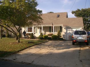 34 Jean Dr, North Babylon, NY 11703