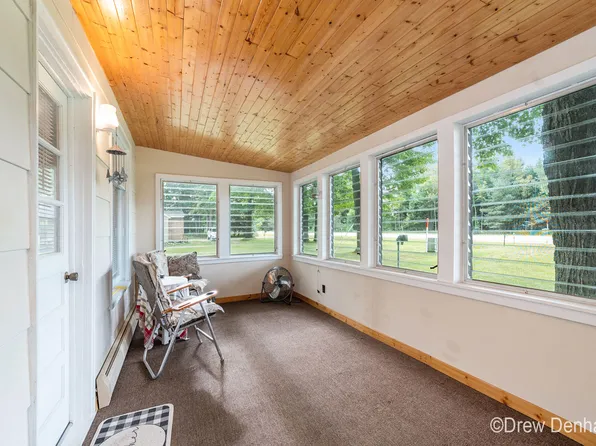 548 W Houghton Lake Rd, Lake City, MI 49651