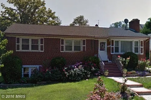 905 Linwood St photo 1