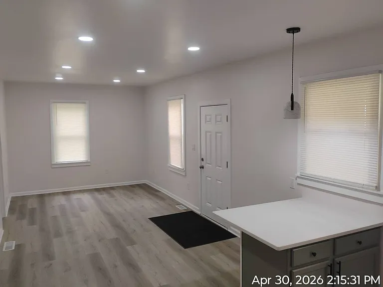 6015 Hosmer Ave — Photo 4