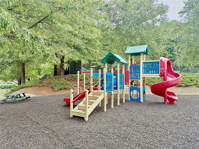 1810 Primrose Park Rd — Photo 32