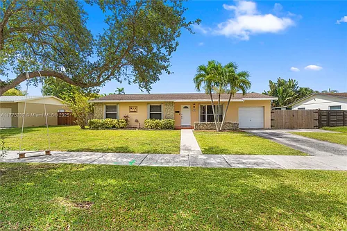 9364 SW 184th Ter Photo 1