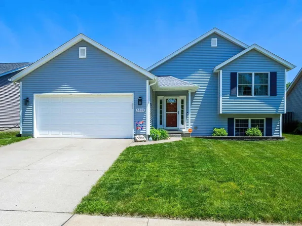 6805 Silver Creek Dr, Davenport, IA 52806