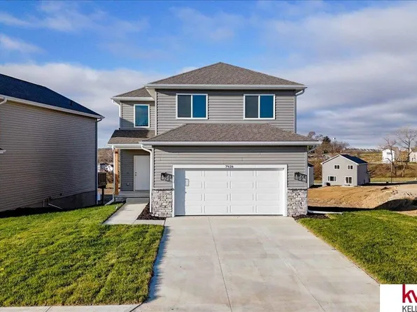 7928 N 93rd St, Omaha, NE 68122