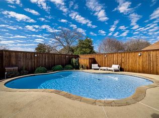 425 Brookfield Dr, Garland, TX