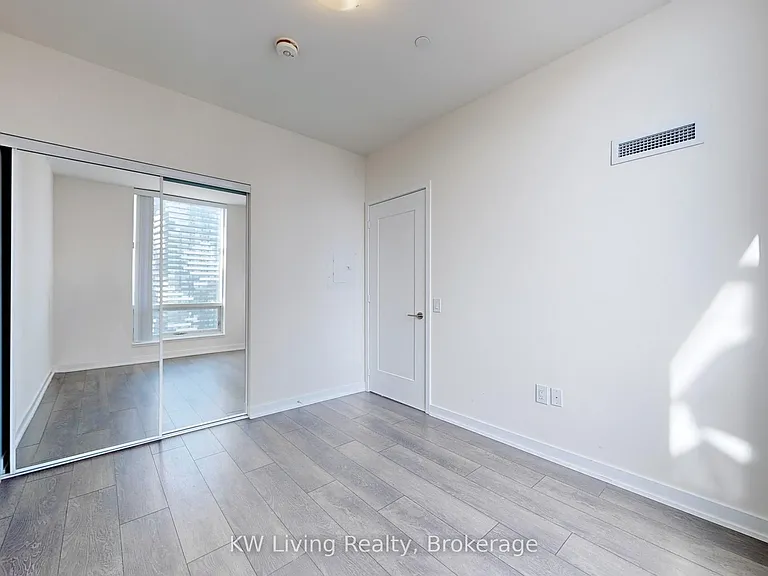 28 Freeland St #1907 — Photo 19