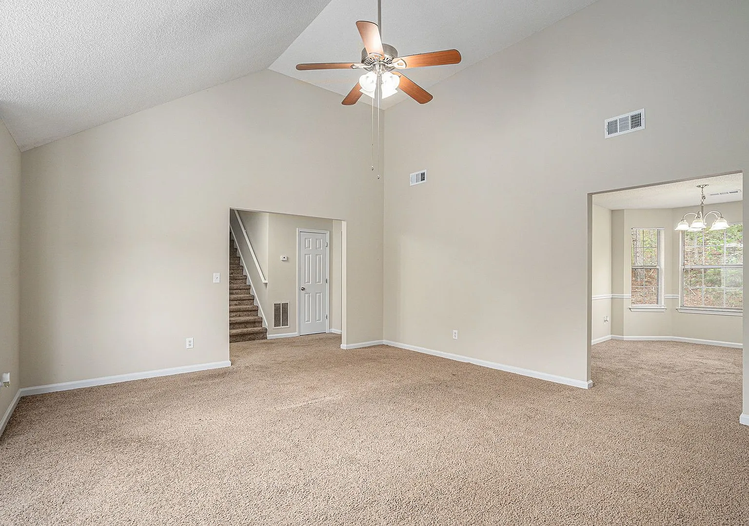 3 bdrm, 2.5 bath in Stonecrest — Photo 3