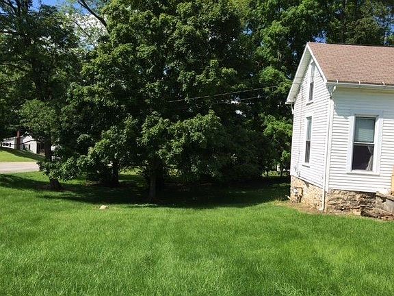 5th image of 308 Willow St