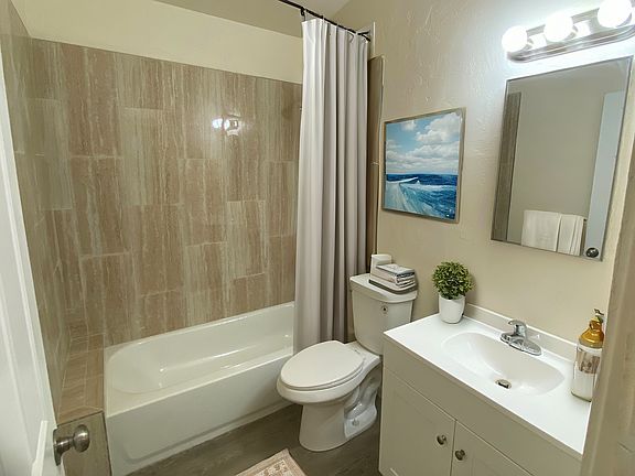 Shared Hall Bathroom