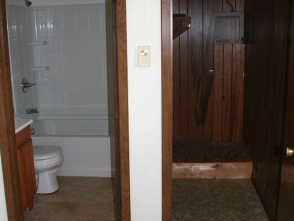 3rd image of 1405 Lincoln Ave APT 01