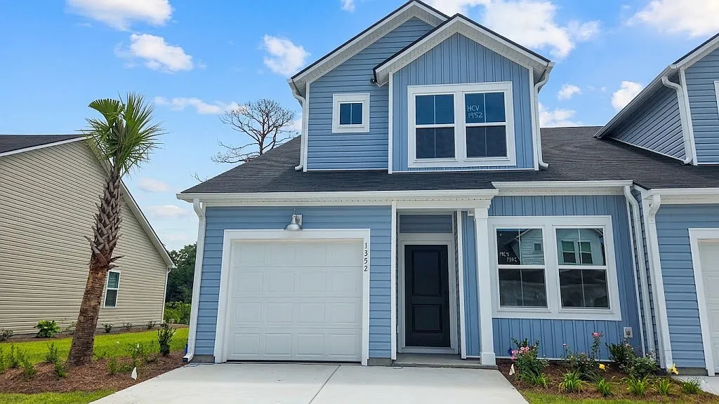 3 bed, 1437 sqft, $1,950 — Photo 1