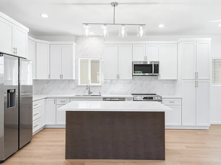 21003 Longworth Ave — Photo 5