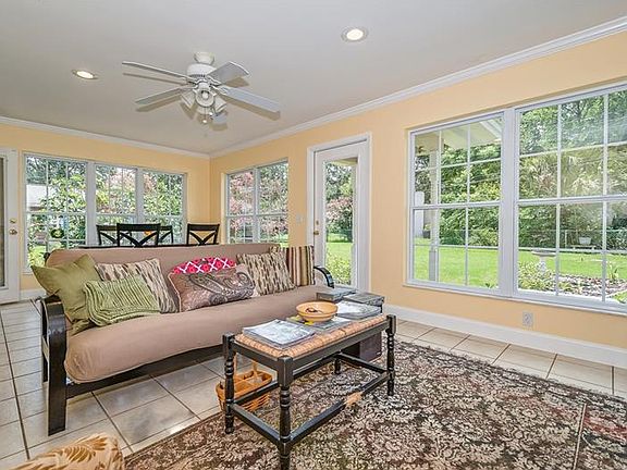 4th image of 423 Aberdeen Ct S