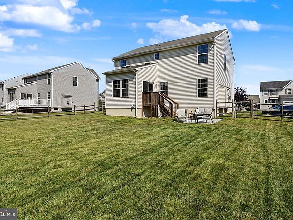 4th image of 837 Coldwater Dr
