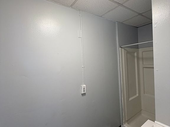 5th image of 197 S Leonard St APT 4