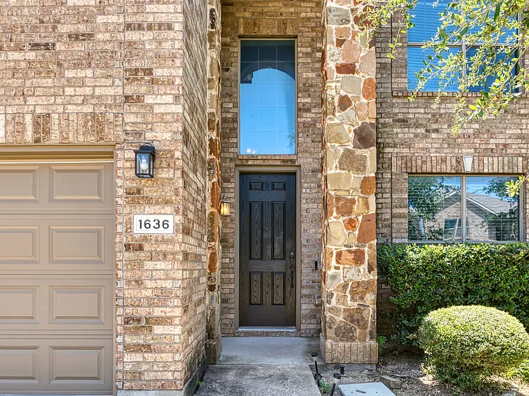 1636 Quail Grove Dr — Photo 4