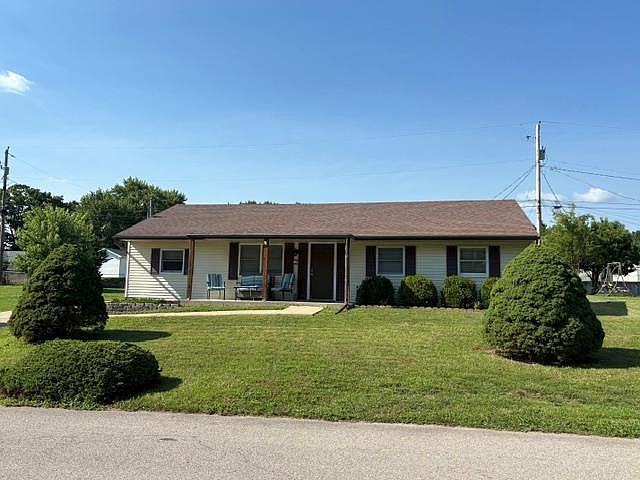 1st image of 124 Waverly Gables Blvd