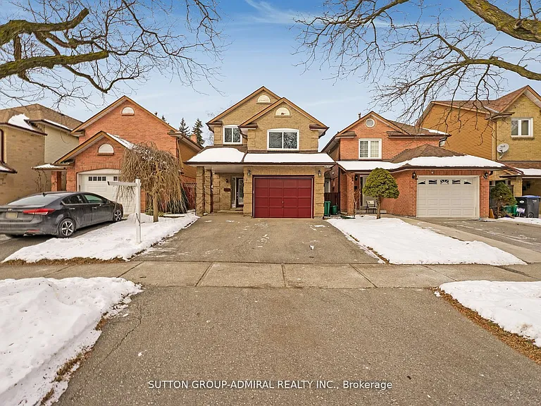 52 Garden Ave — Photo 2