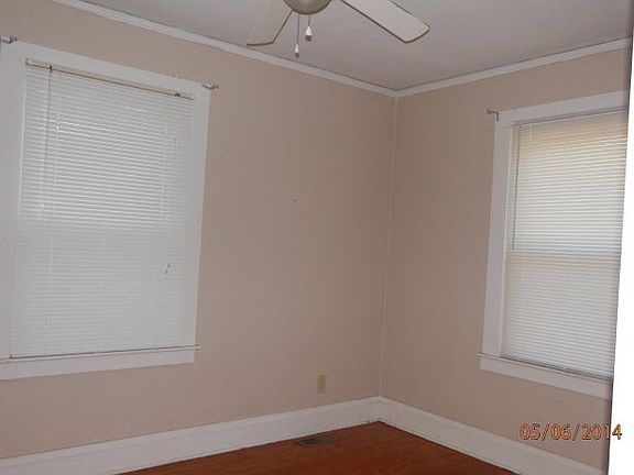 2nd image of 2722 Lakewood Dr