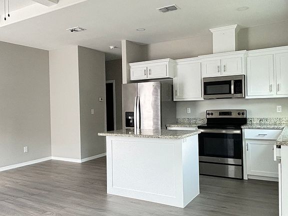 3rd image of 5102 N Dahlia St #2