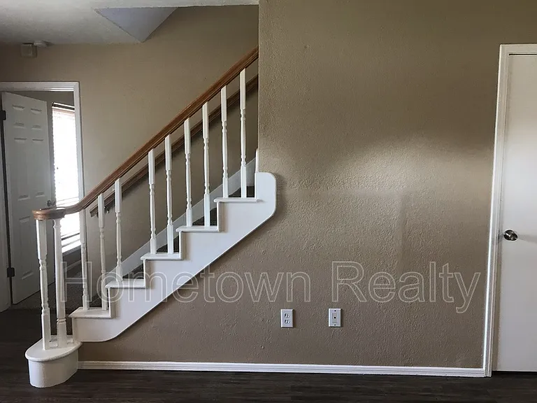 1013 Kelly Park Rd — Photo 10