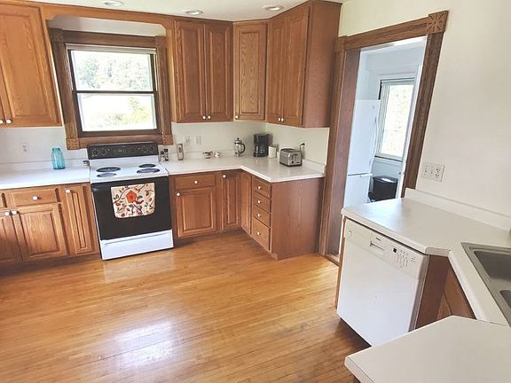 4th image of W14614 Hill Ln