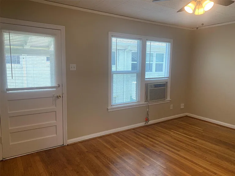 307 Avondale St #2.5 — Photo 6