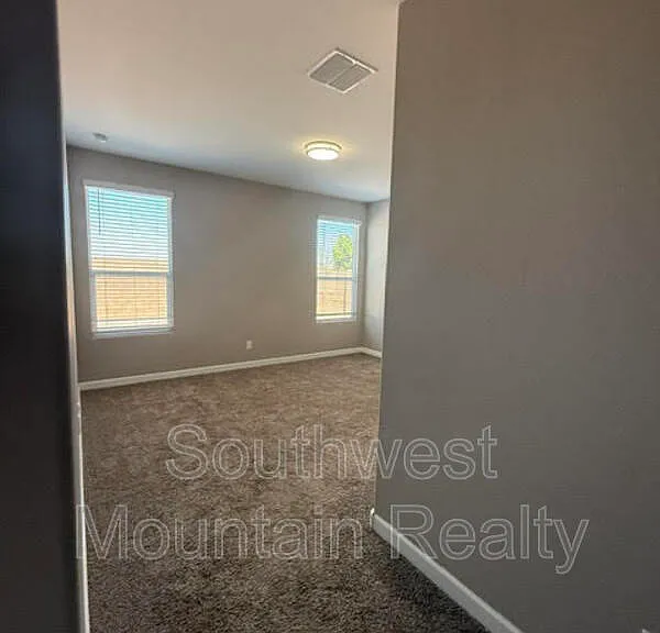 2226 E Comiskey Dr — Photo 12