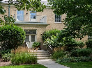 25 Ronan Rd, Highwood, IL 60040