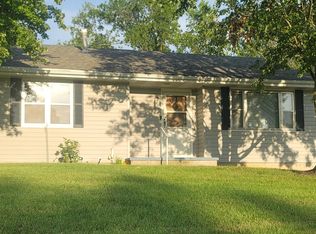 2921 Southwood Hills Rd, Jefferson City, MO 65101