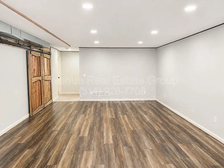1016 Westlake Village Dr — Photo 10
