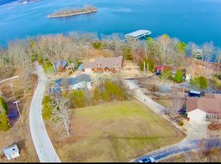 1343 Cambridge Dr, Blue Eye, MO 65611
