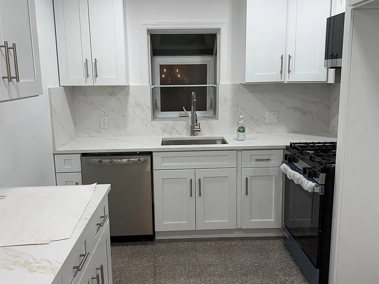 2460 Woodbridge Ave — Photo 11