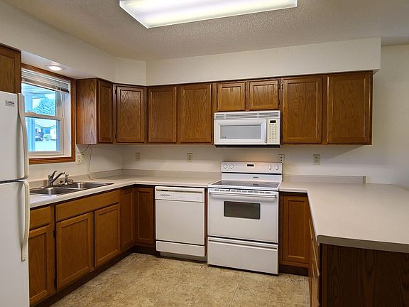 3rd image of 21311 Sheila Ln