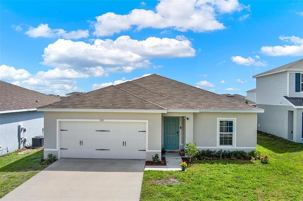 4 bed, 2.0 bath, 1703 sqft, $2,250 — Photo 1