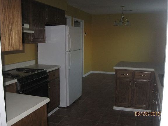 5th image of 110 E Shadow Ln