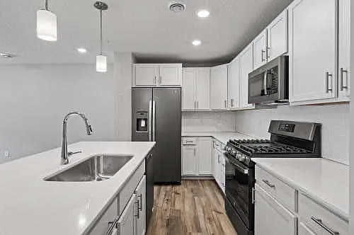 10904 Holly Pl N — Photo 14