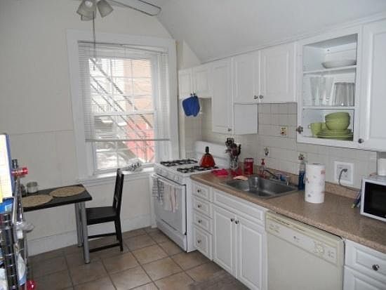 2nd image of 186 Naples Rd #2CC