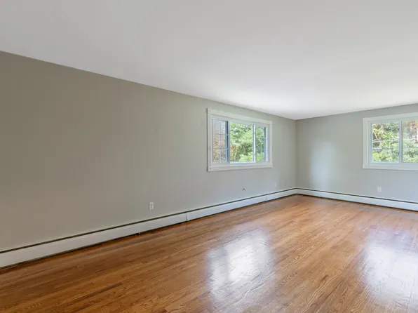 200 Beverly Dr APT 8, Syracuse, NY 13219